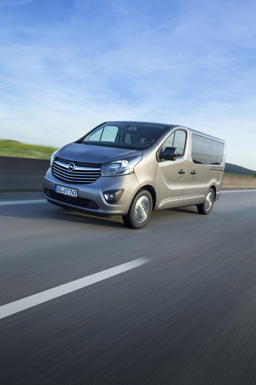  Opel Vivaro Tourer BiTurbo 2017 года  (фото 18 из 19)